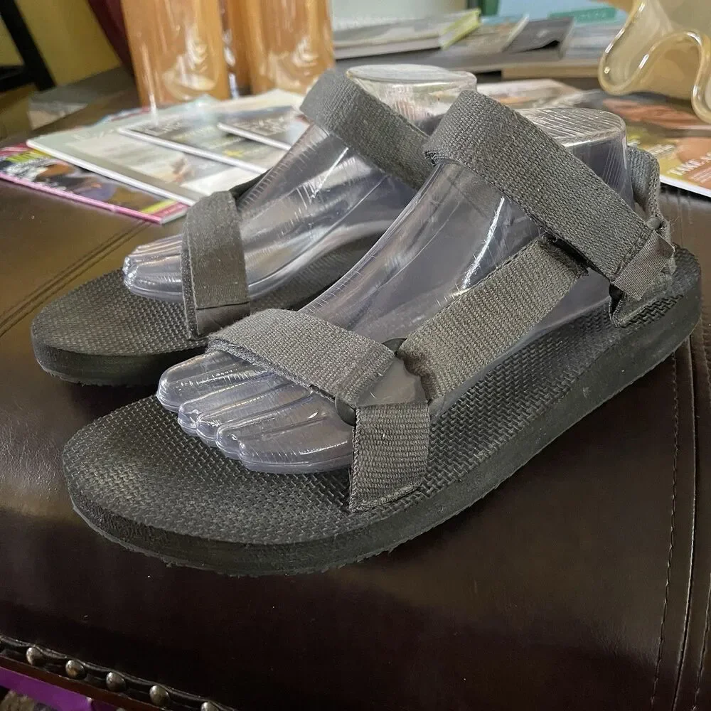 Men’s Athletic Sandals Size 10 EU 43 Gray Hiking Water Shoes RM025 Outdoor